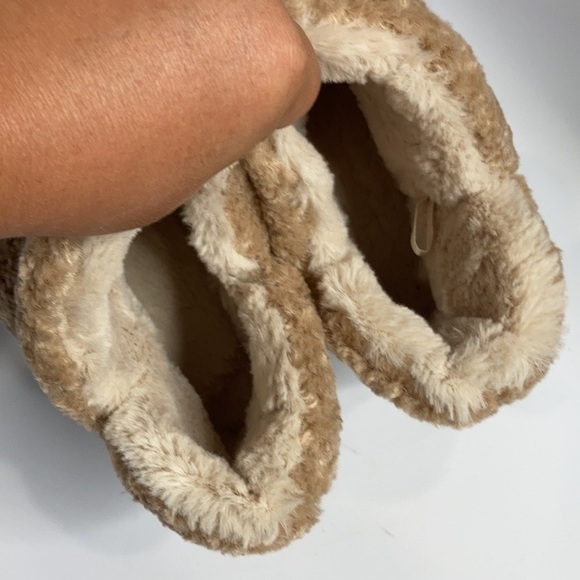 Joules fuzzy slippers size 9/10 - Picture 6 of 8